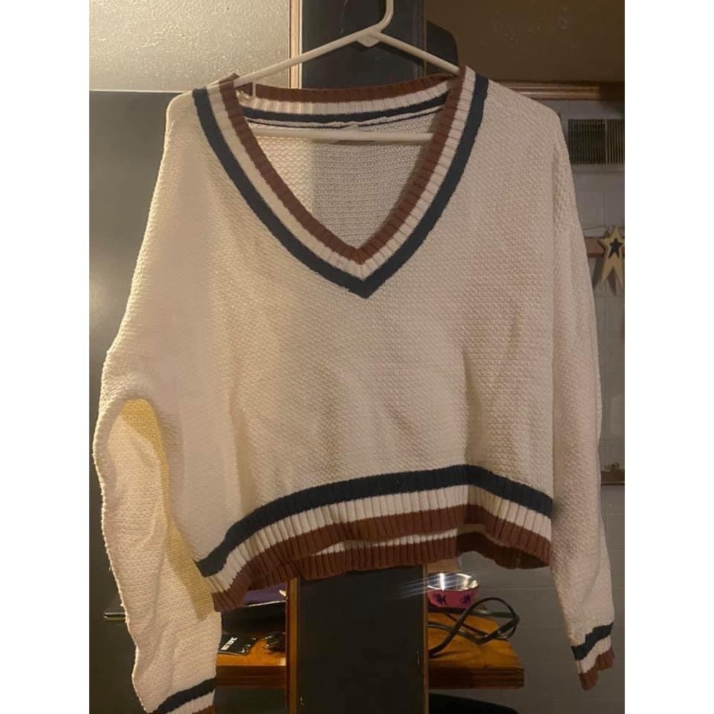 American Eagle sweater